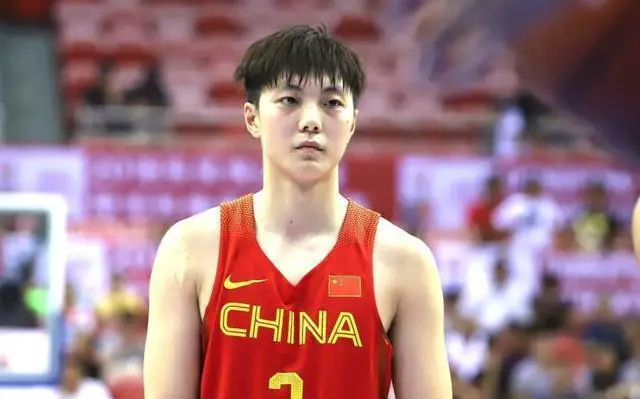 如何通过模拟比赛环境提高篮板实战能力?_1